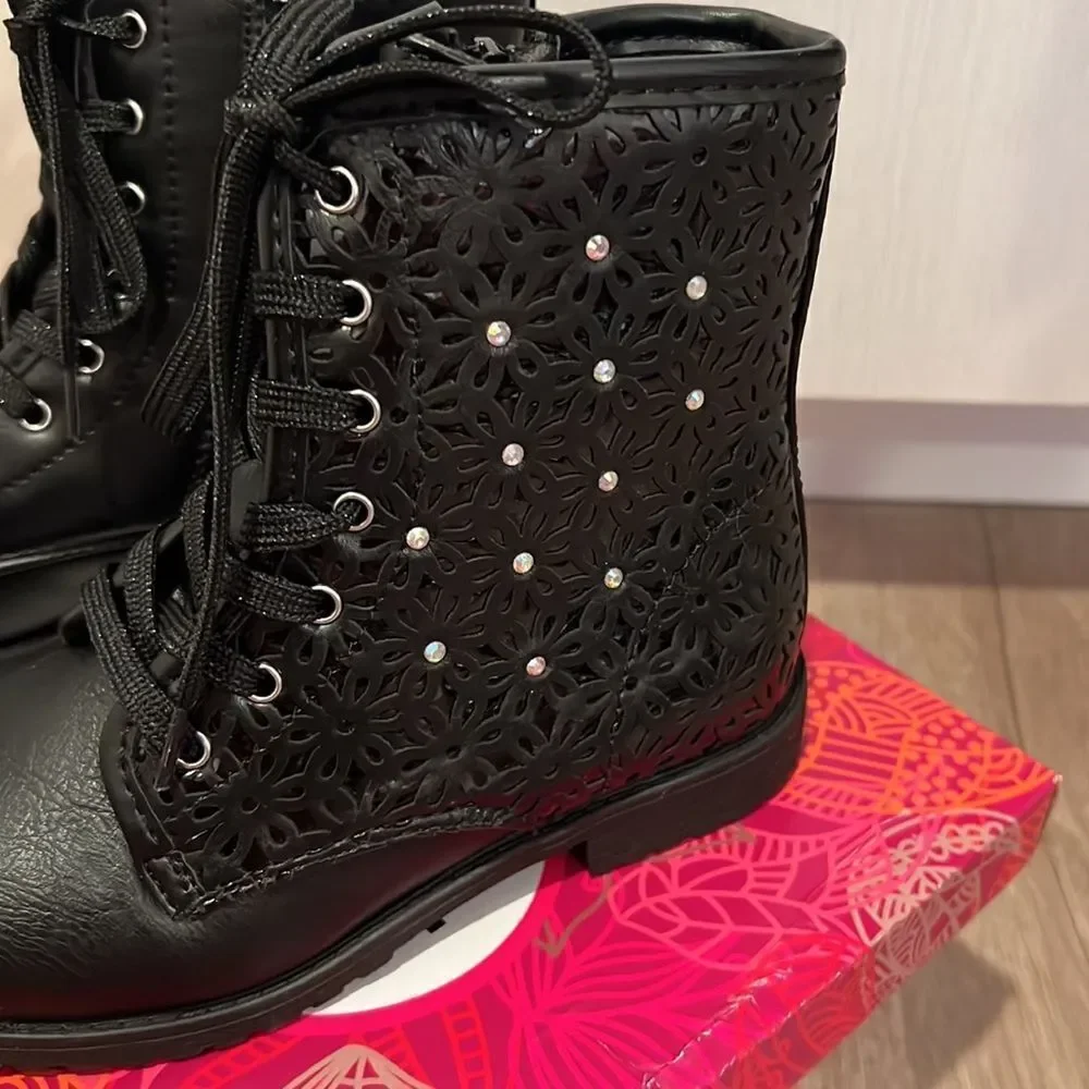 Black sparkly stone boots